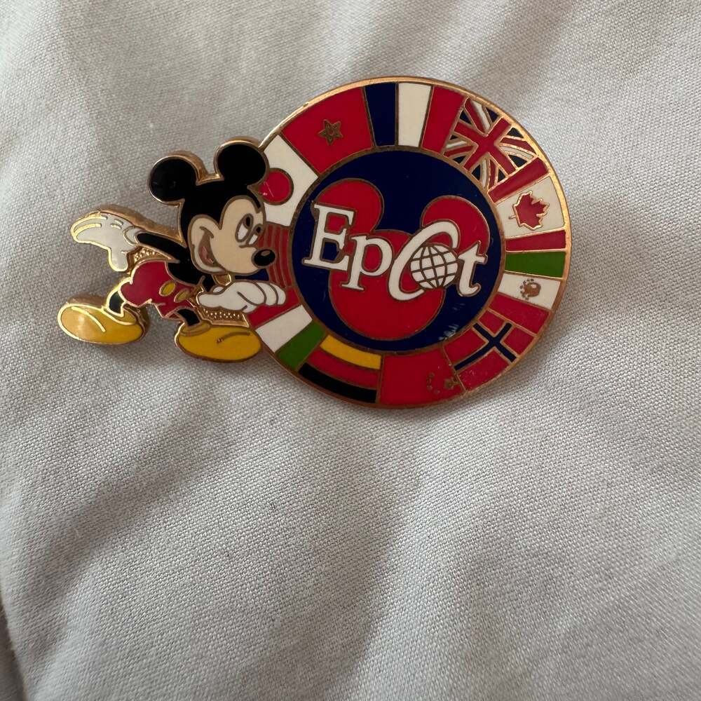 EPCOT World Showcase Mickey with Circle of Country Flags 2007 Disney Pin